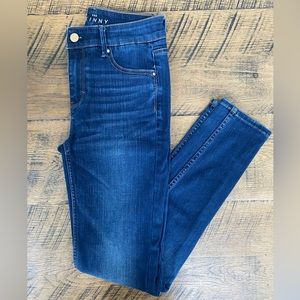 White House Black Market High Rise Denim Skinny Jean, Size 0